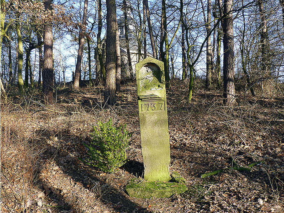 1. Fußfall nach der Verwüstung (Foto: Karl-Franz Thiede)